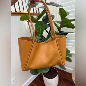 Portland Leather Goods "Almost Perfect" Medium Verona in Mango